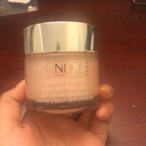Clinique moisture surge